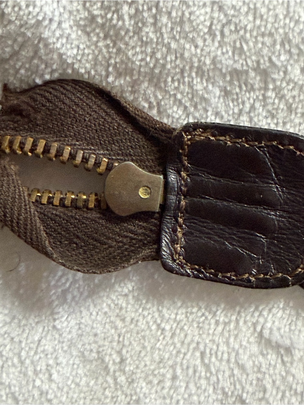 šLouis Vuitton Monogram Canvas Toiletry Pouch 26 - Picture 7 of 14
